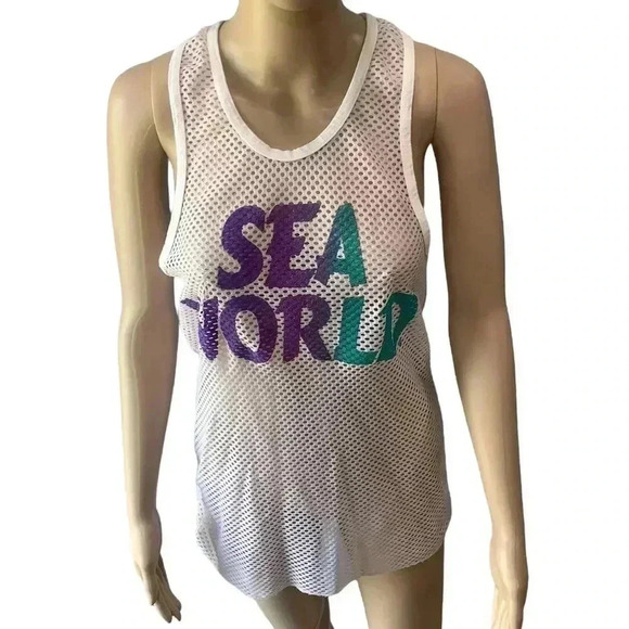 Vintage Tops - Vintage fishnet 80’s Sea World beach tank top